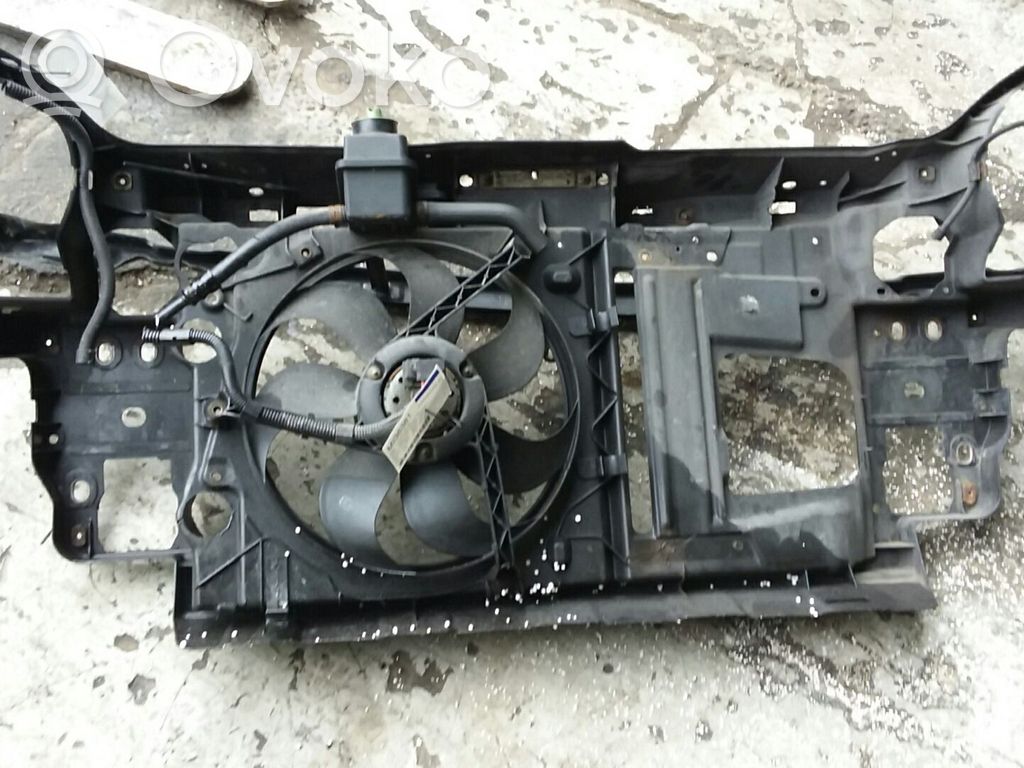 Volkswagen Lupo Pas przedni 