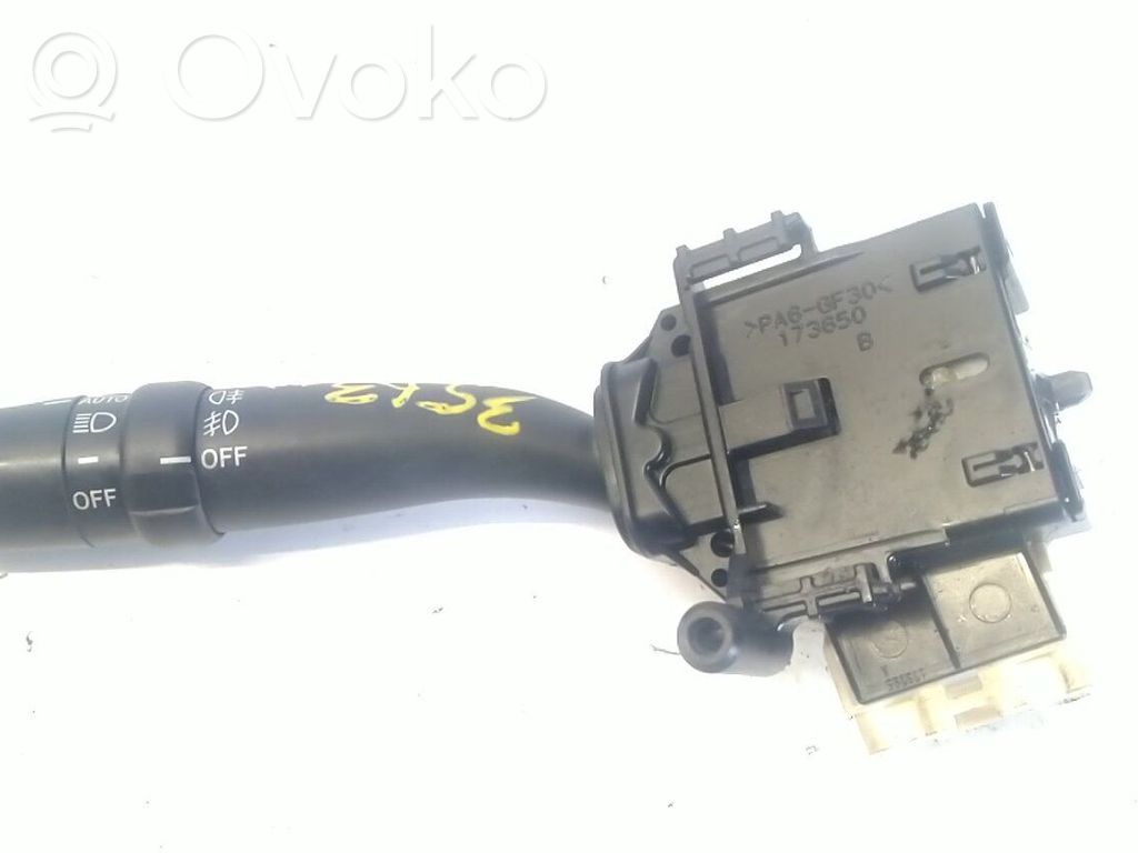 Toyota Avensis T250 Leva/interruttore dell’indicatore di direzione e tergicristallo 