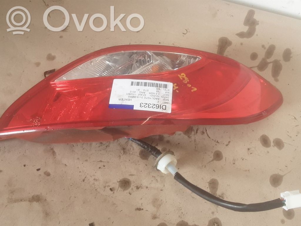 Rear/tail lights   D65151150M