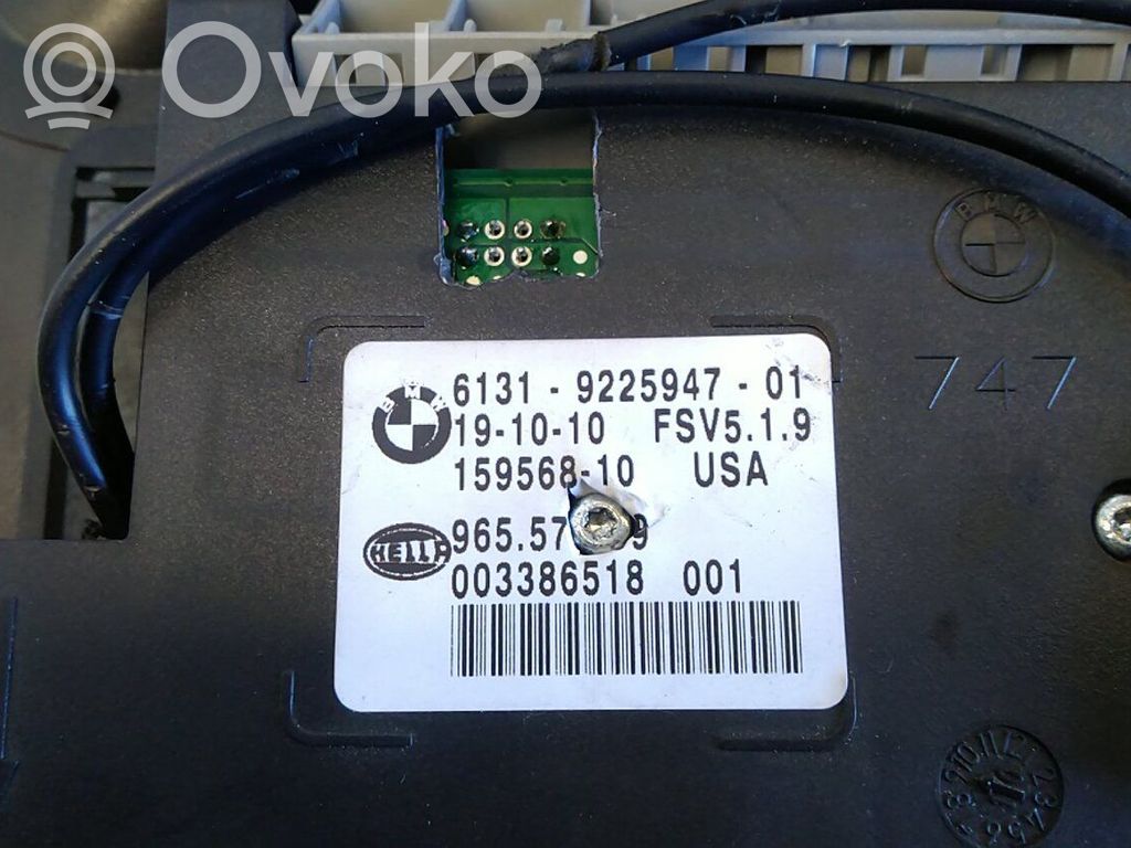 Etuistuimen valo   61319225947
