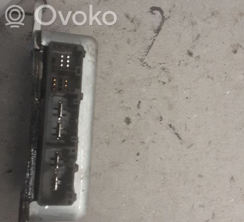 Ohjaustehostimen ohjainlaite/moduuli   896500H150