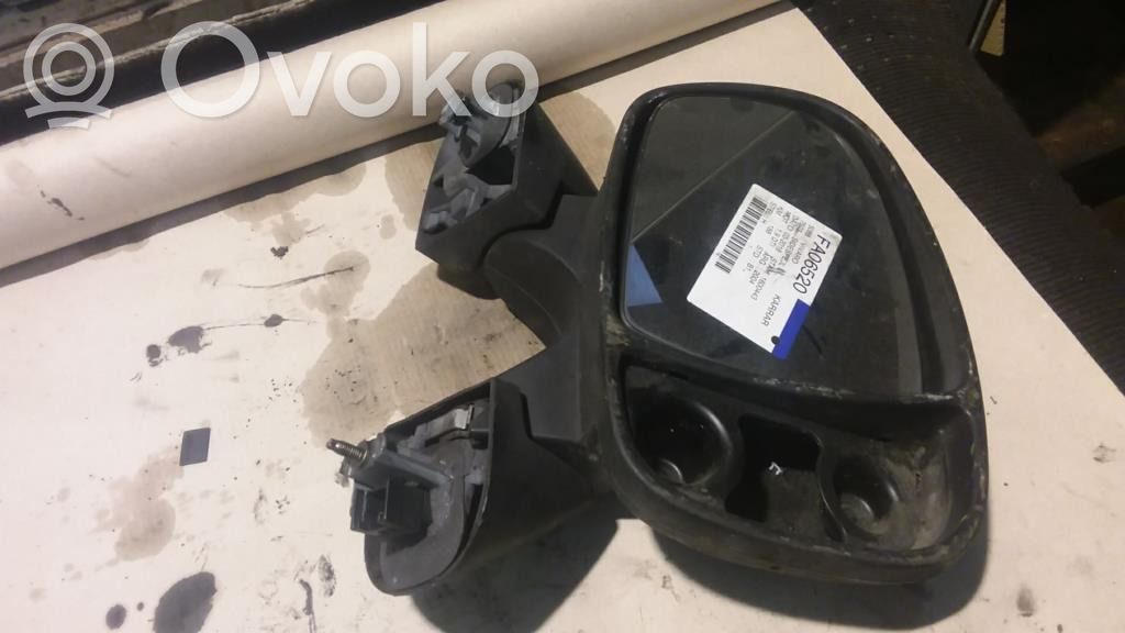 Opel Vivaro Etuoven sähköinen sivupeili