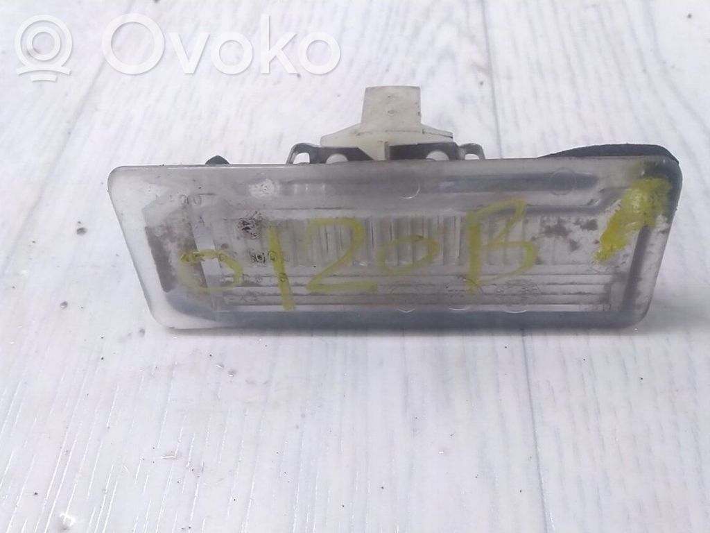 Opel Combo D Éclairage de plaque d'immatriculation 