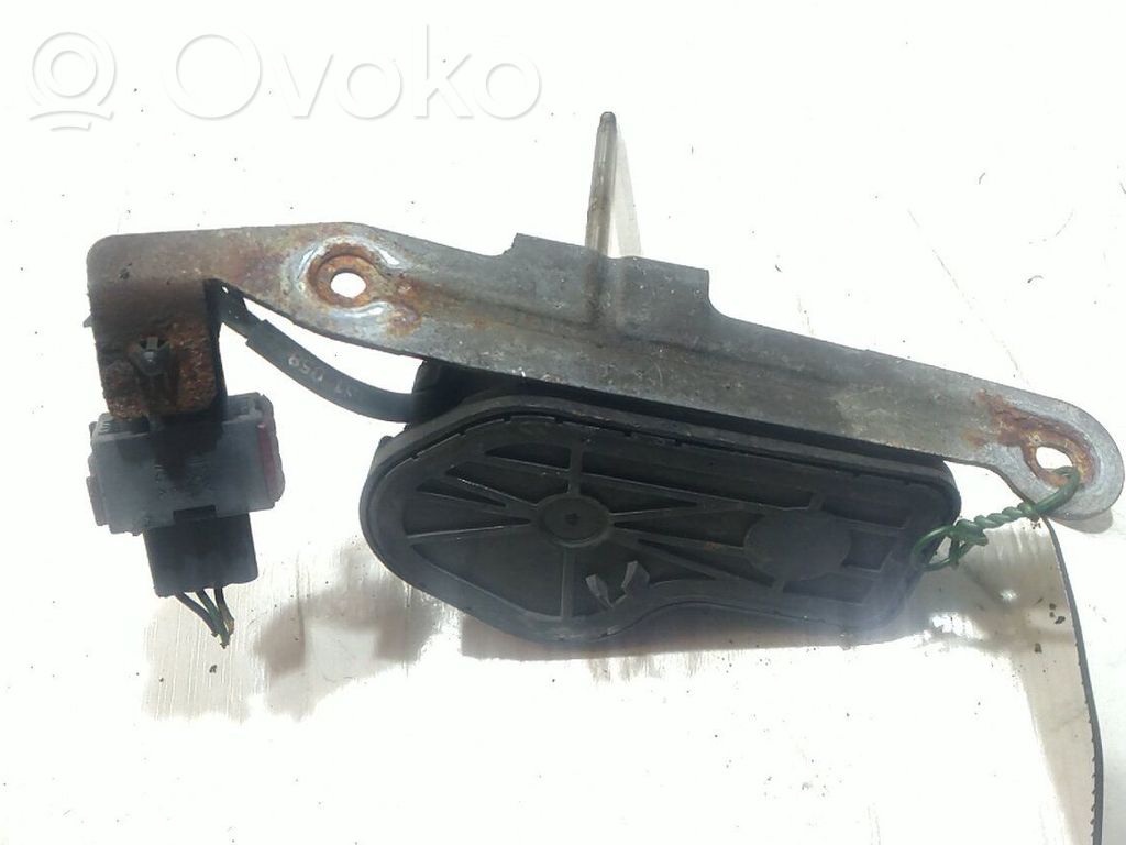 Saab 900 Dysza spryskiwacza lampy przedniej 