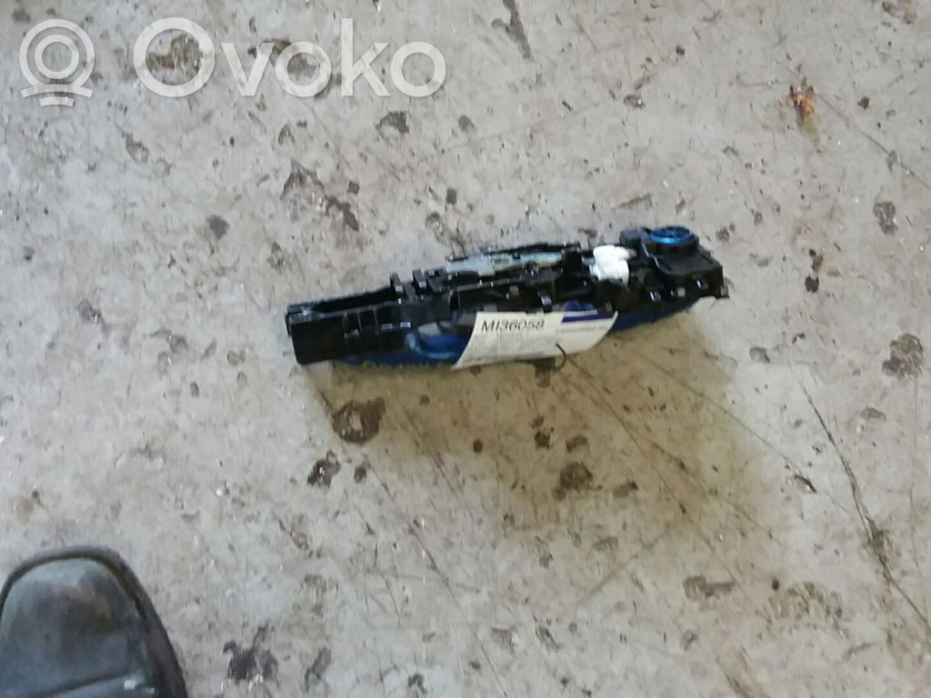 Etuoven ulkokahva