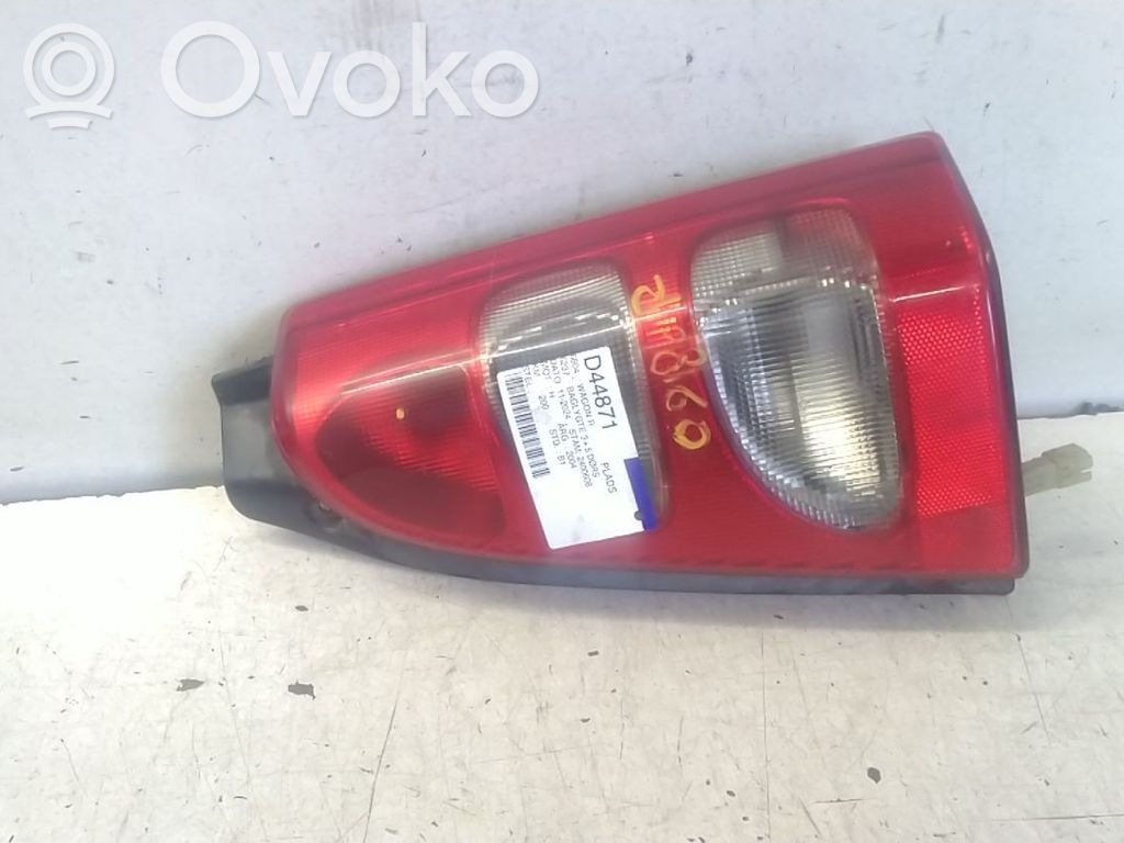 Suzuki Wagon R+ Lampă spate în caroserie