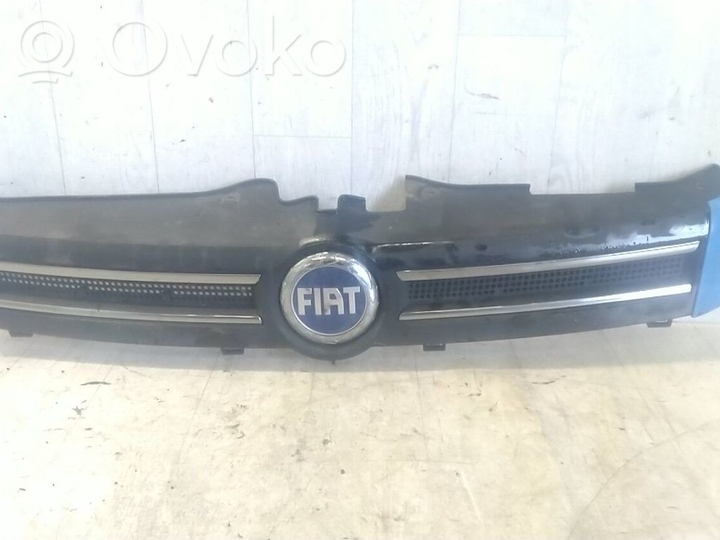 Fiat Panda II Grille de calandre avant 