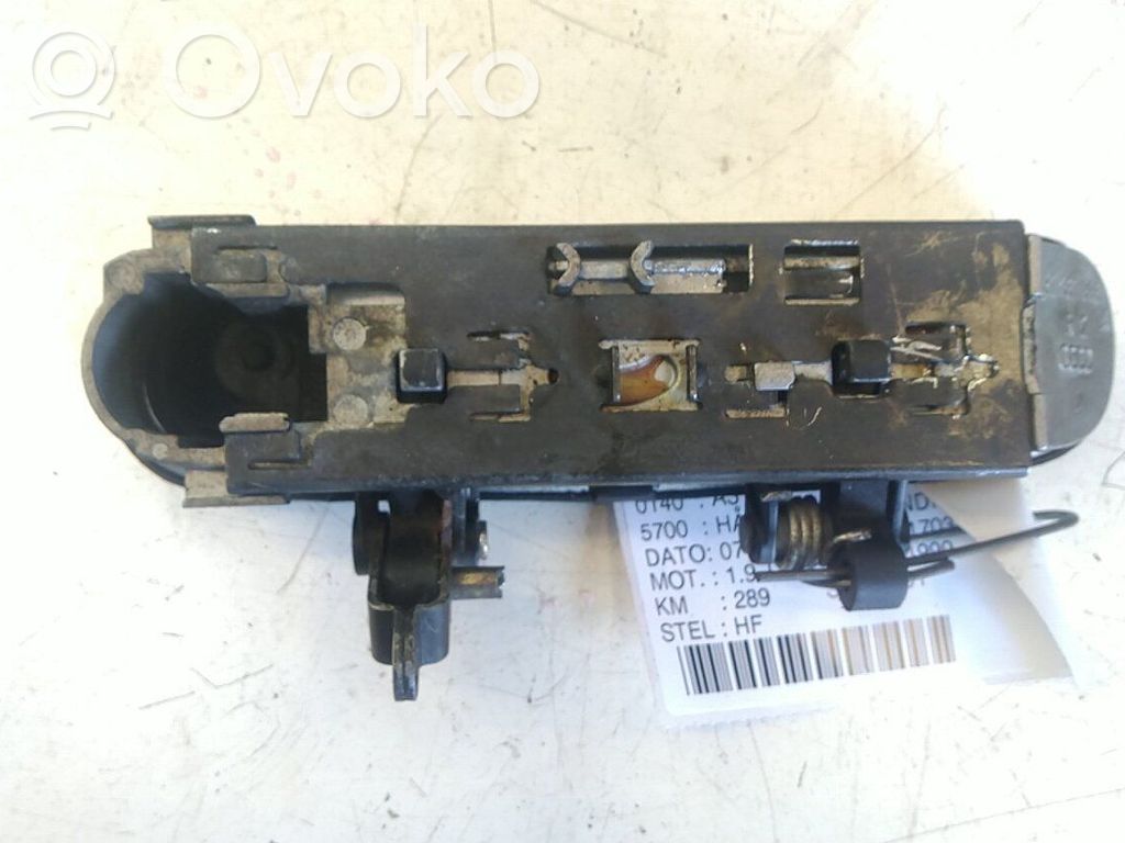 Manecilla externa puerta delantera   4B0839239AGRU