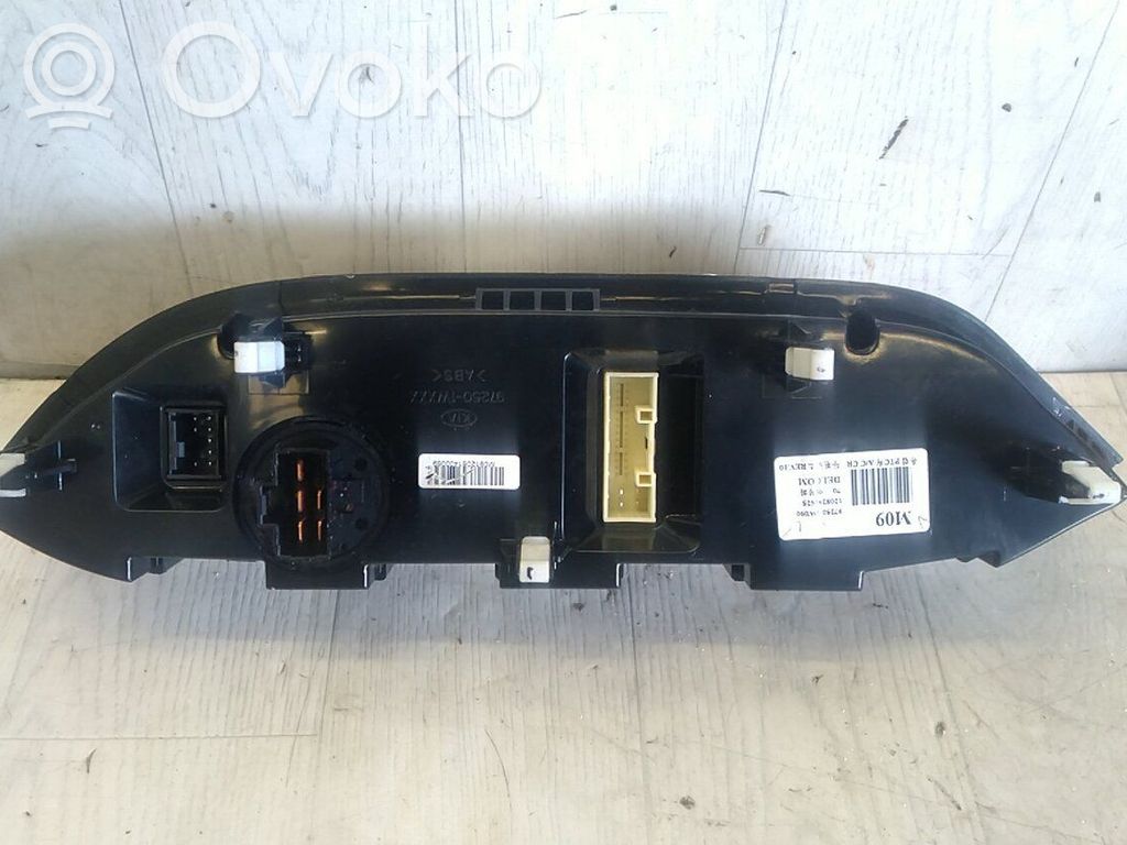 Unidad de control climatización   972501W090