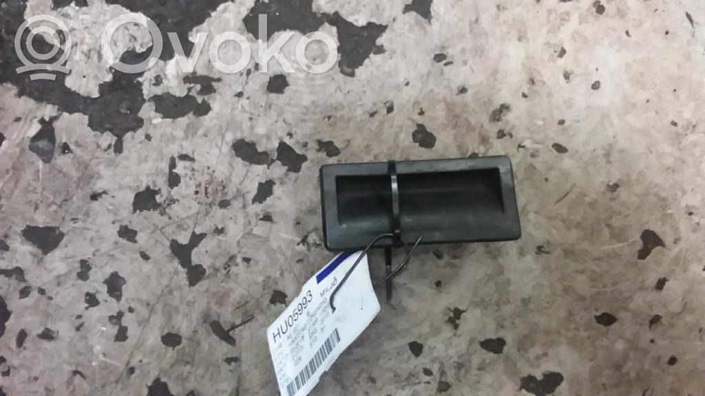 Manecilla externa puerta delantera   5N0827566B