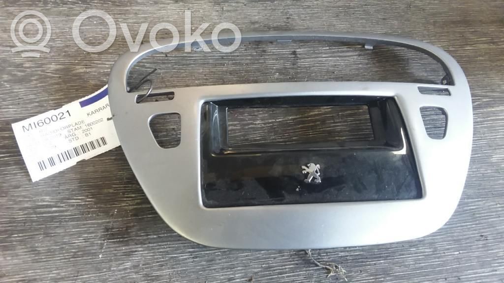 Peugeot 607 Konsola środkowa / Radio / GPS 