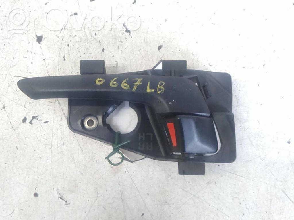 Manecilla interna puerta delantera   836101Y000EQ