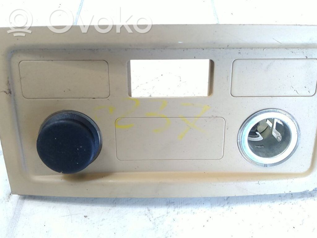 Tailgate/boot open switch button   314240100