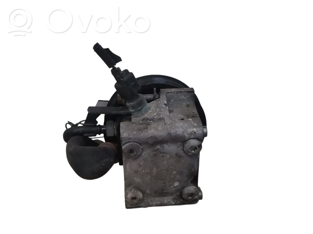 Ohjaustehostimen pumppu   8603593