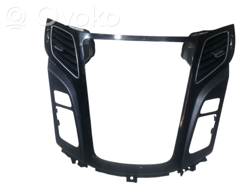 Rejilla de ventilación central del panel   847403Z040YHG