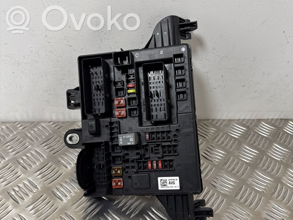 Opel Insignia A Fuse module 