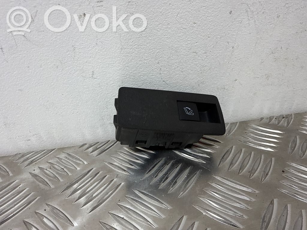 Opel Astra K Seat control switch 