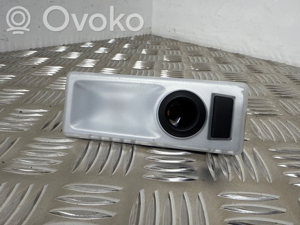 Rear seat light   9201506