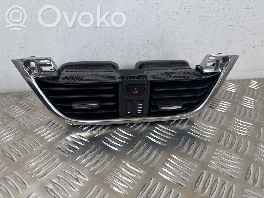 Ford Fiesta Dysze / Kratki środkowego nawiewu deski rozdzielczej 