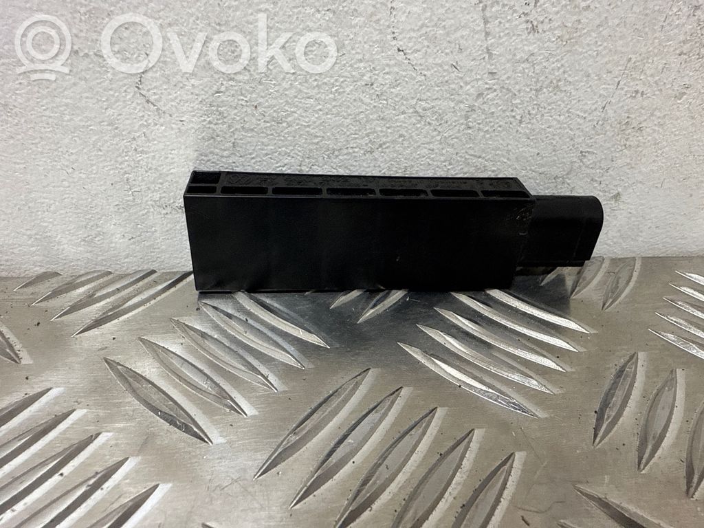 Audi A3 S3 8V Keyless system antenna 