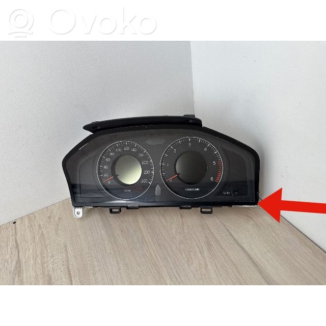 Volvo V70 Speedometer (instrument cluster) 