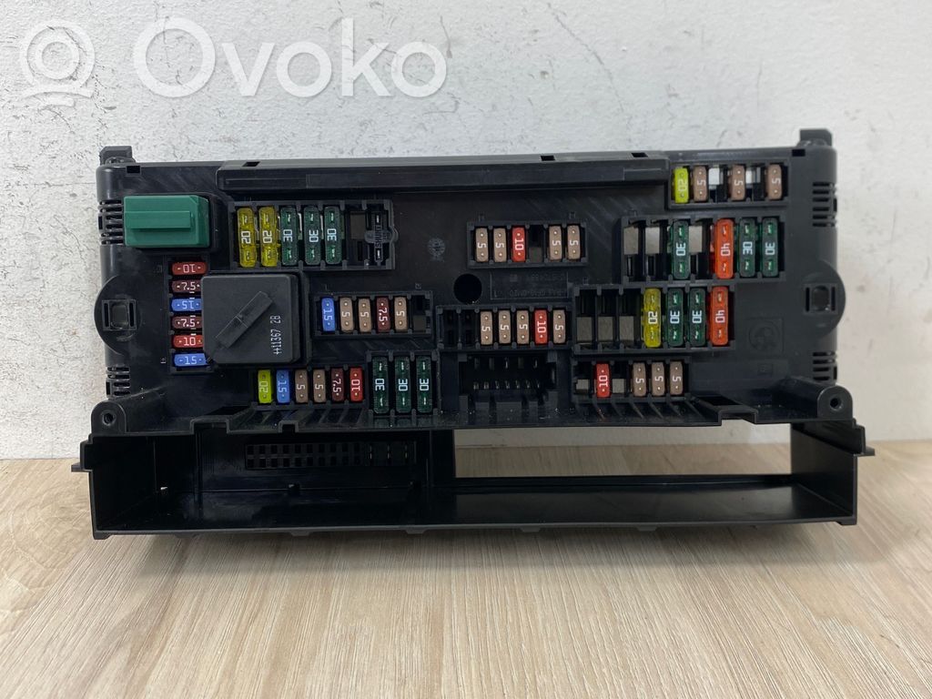 BMW X3 F25 Sulakemoduuli 