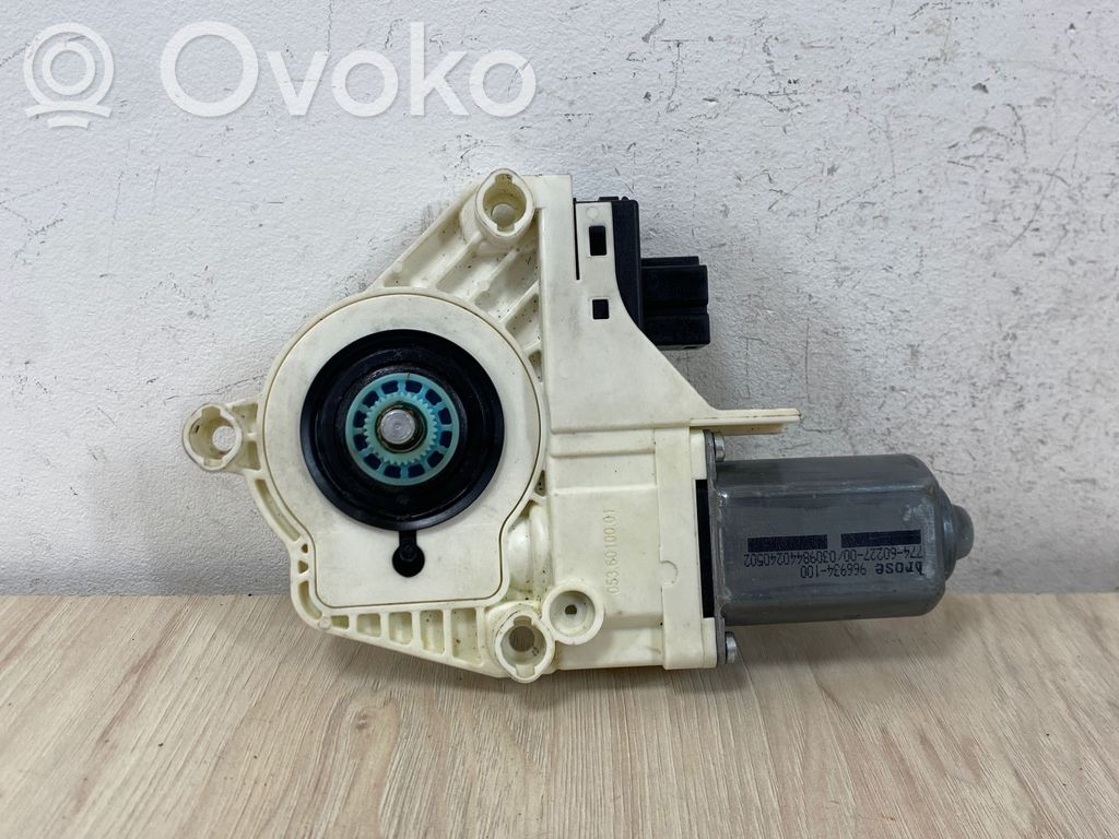 Audi A4 S4 B8 8K Silnik regulatora szyby drzwi przednich 