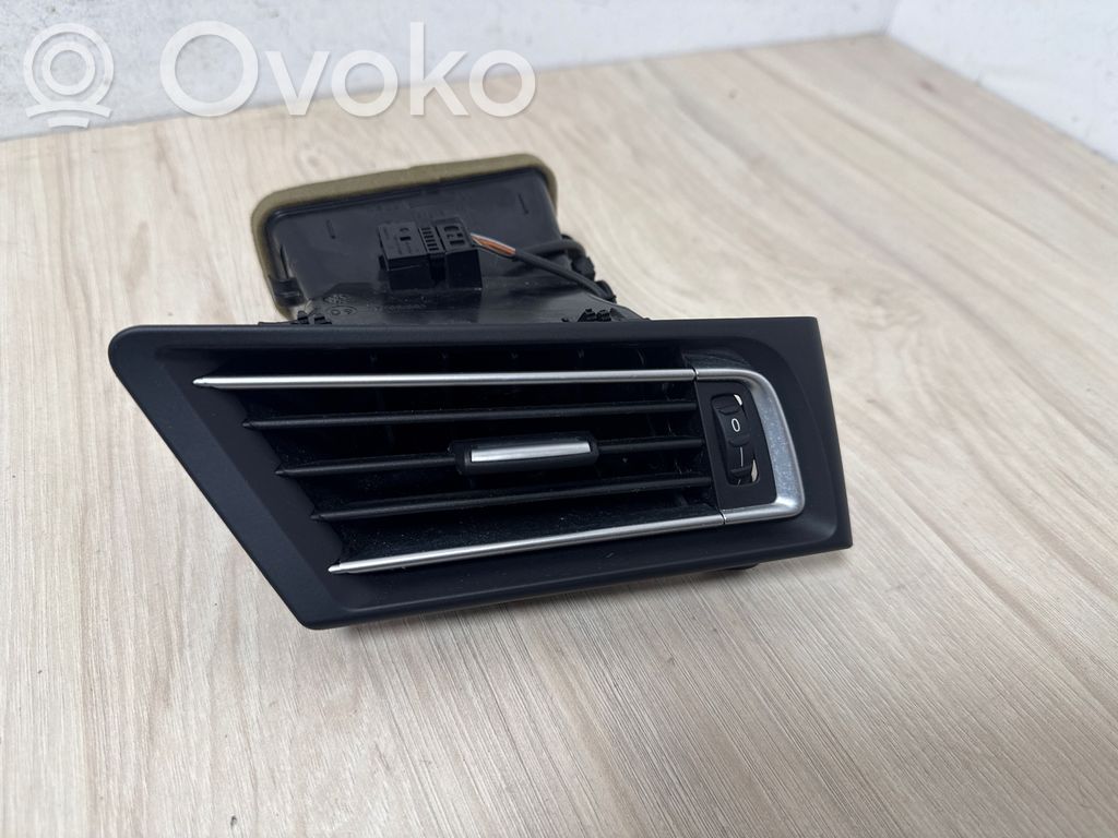 BMW 7 F01 F02 F03 F04 Boczna kratka nawiewu deski rozdzielczej 