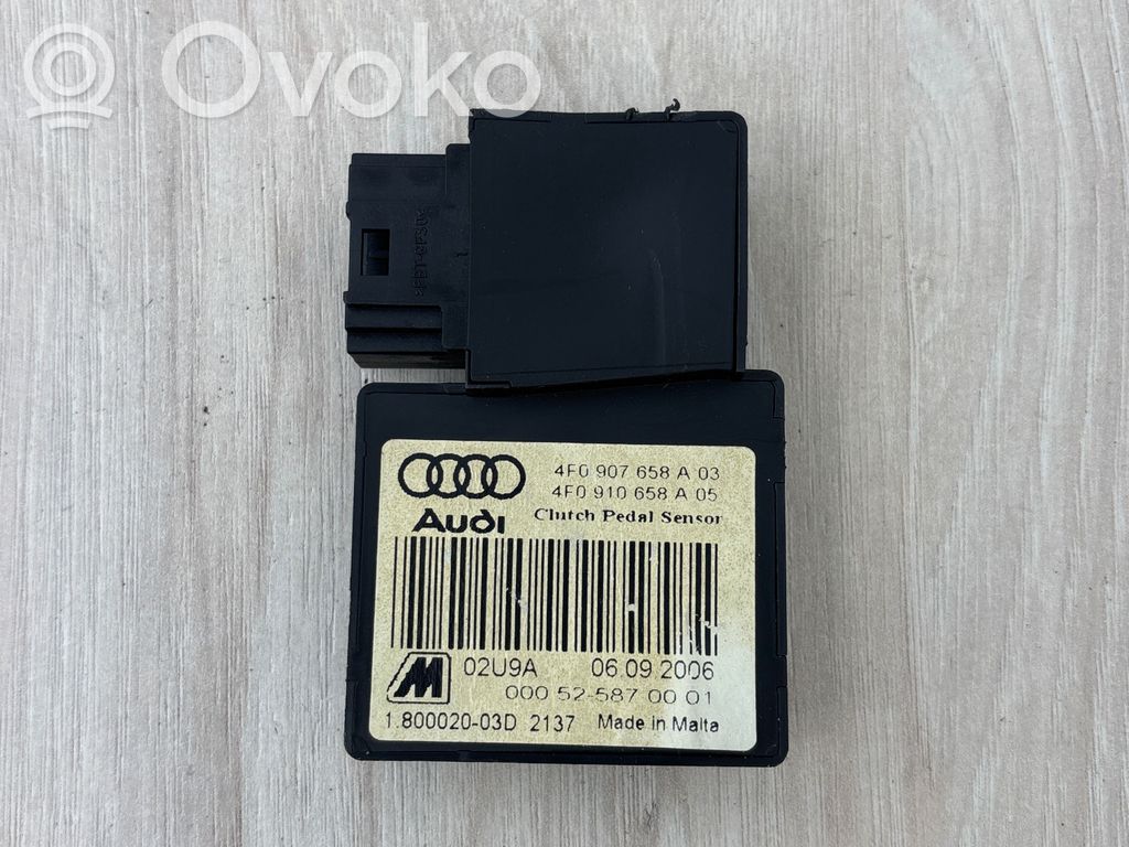 Audi A6 S6 C6 4F Clutch pedal sensor 