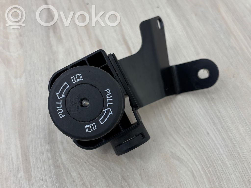 Audi A6 S6 C6 4F Przycisk chowanego haka holowniczego 