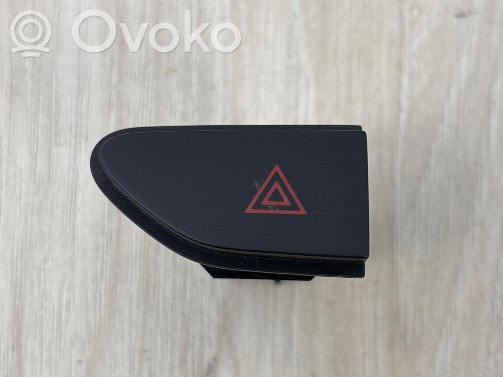 Dacia Duster Hazard light switch 