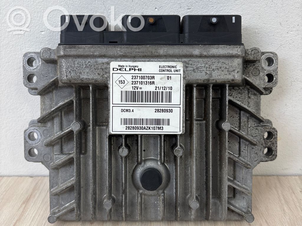 Dacia Duster Engine control unit/module 