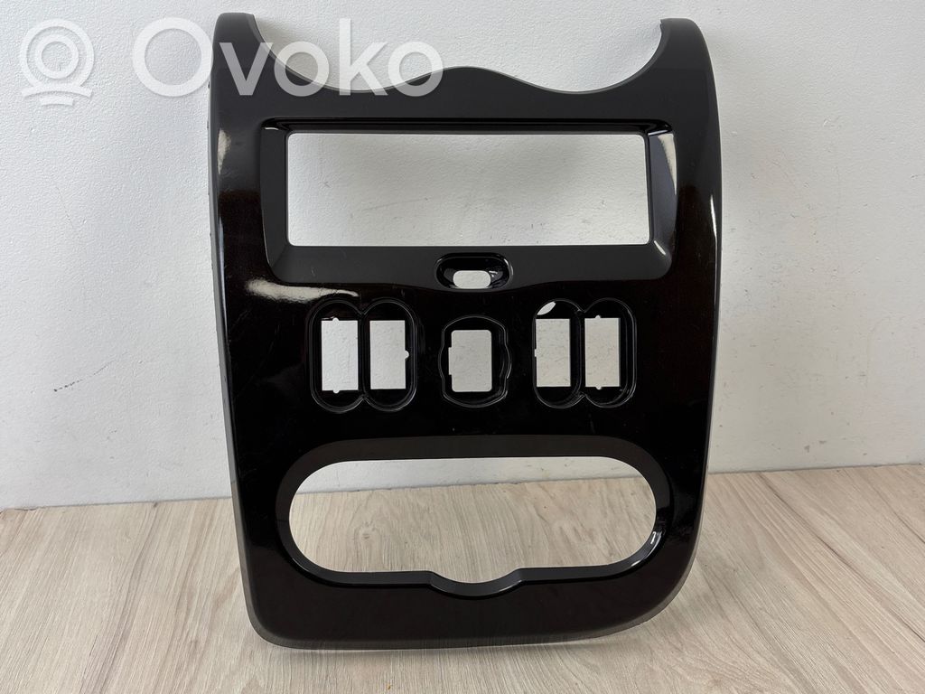 Dacia Duster Climate control/heater control trim 