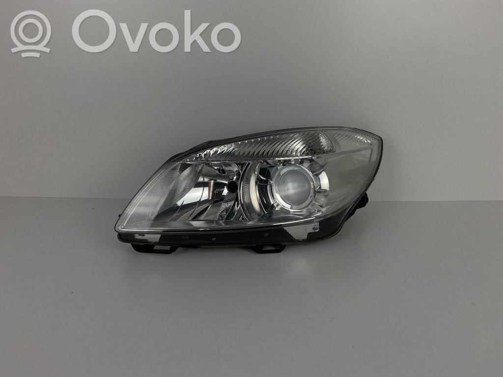 Skoda Fabia Mk2 (5J) Lampa przednia 