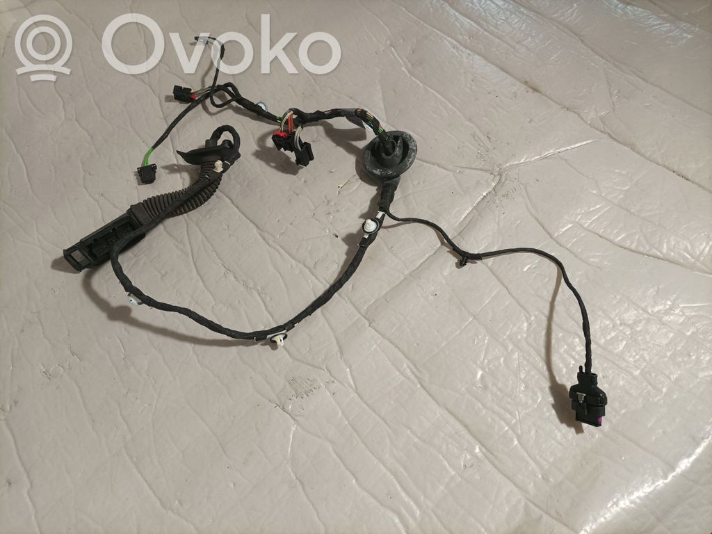 Cableado de puerta trasera   8V5971687F