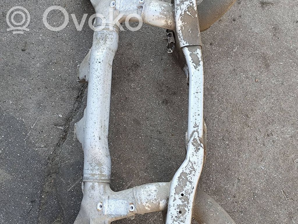 BMW 7 E65 E66 Galinis traversas 