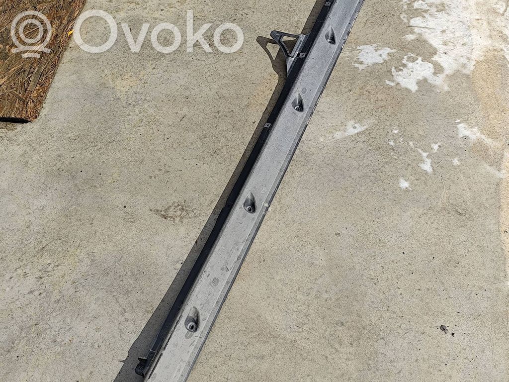 Audi Q7 4M Alustakaukalon verhoilu 