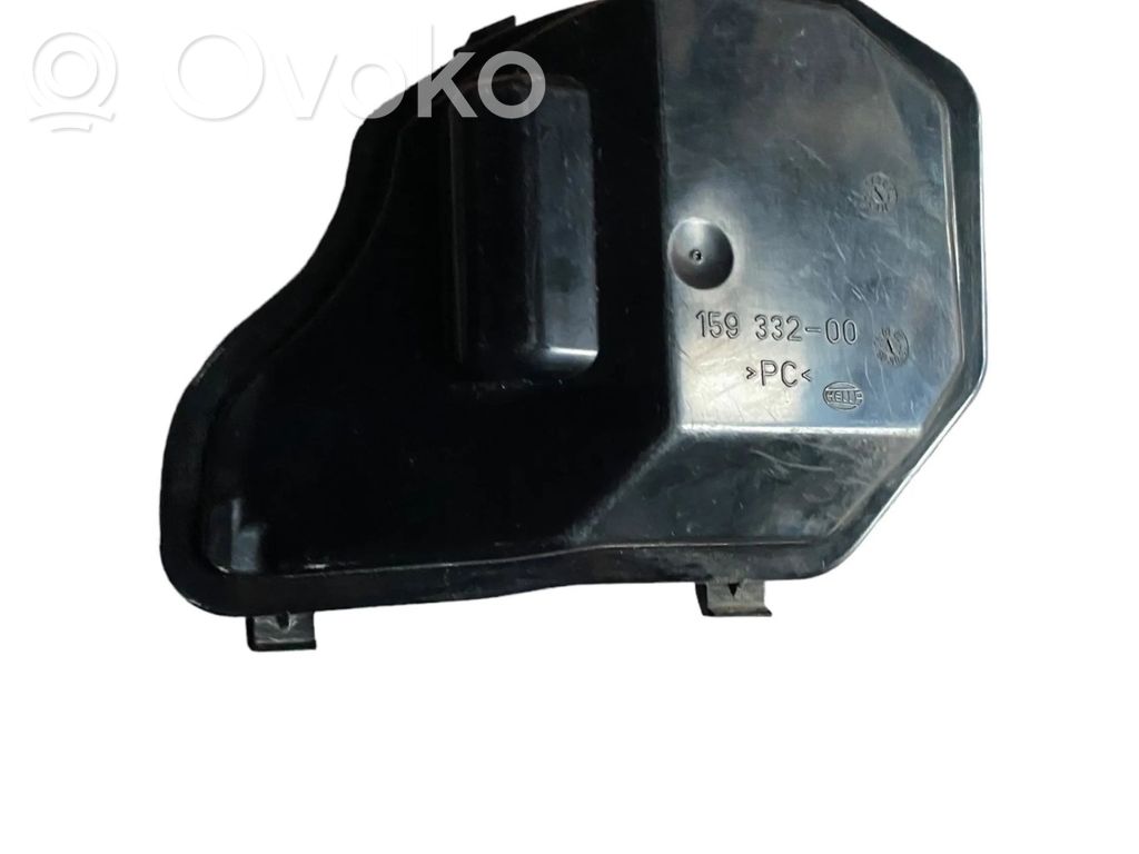 BMW 7 E65 E66 Headlight/headlamp dust cover 