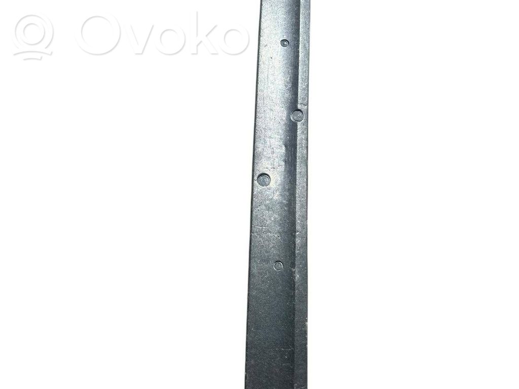 BMW 7 E65 E66 Bampera putuplasta daļa 