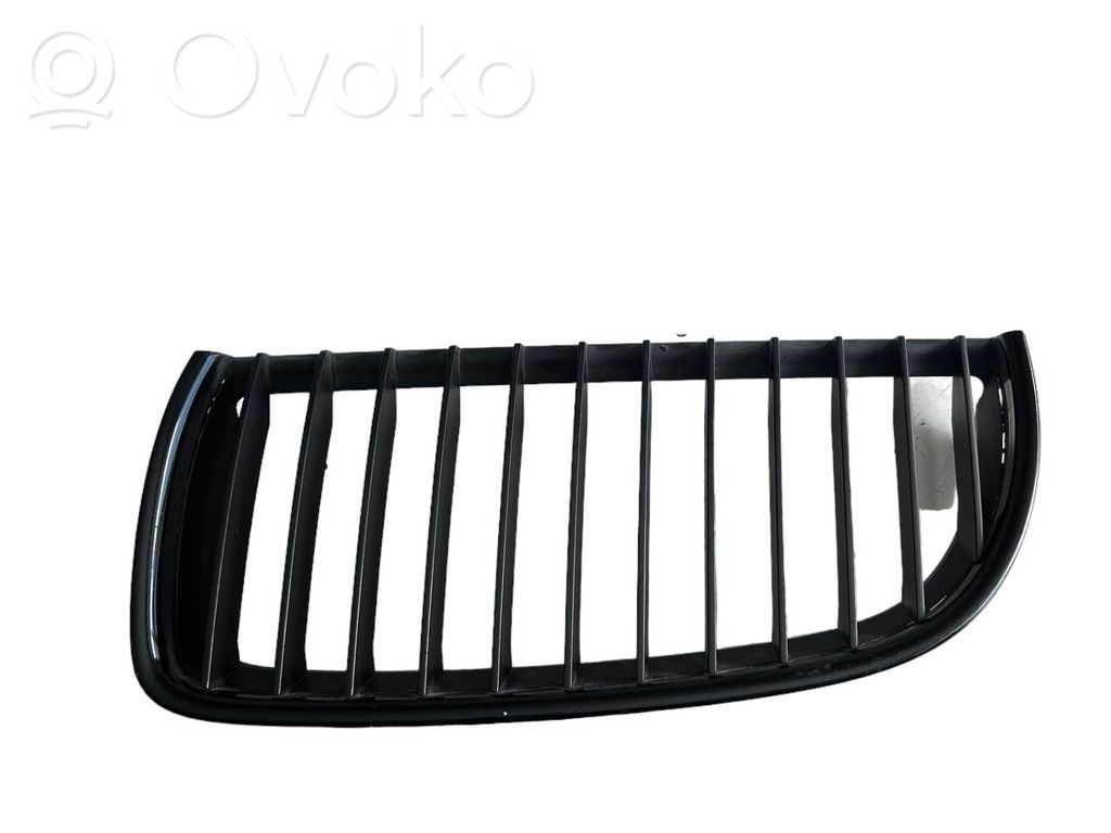 Grille de calandre avant   7120007