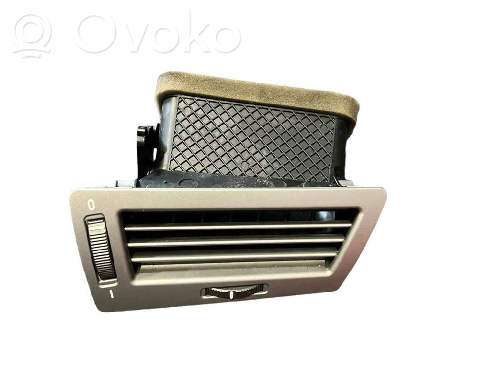BMW 7 E65 E66 Šoninės oro grotelės 