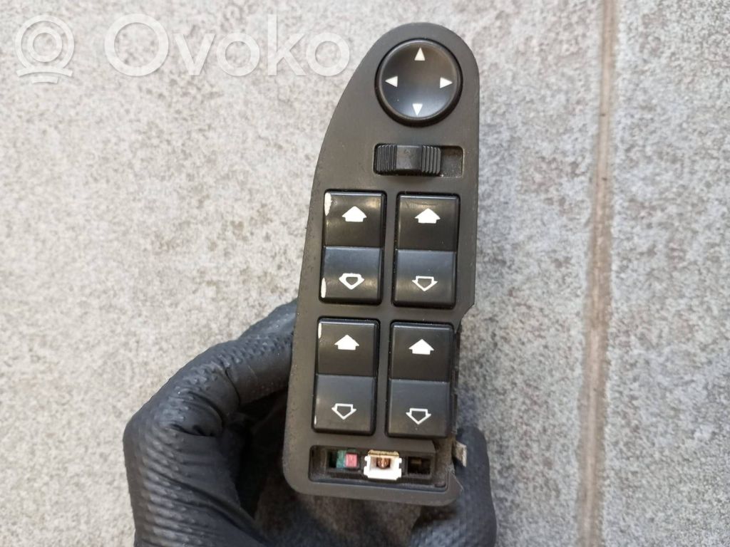BMW 5 E39 Electric window control switch 