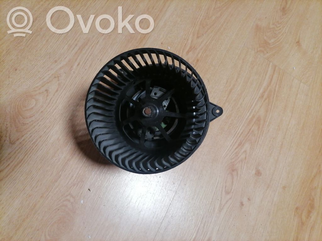 Peugeot 207 Mazā radiatora ventilators 
