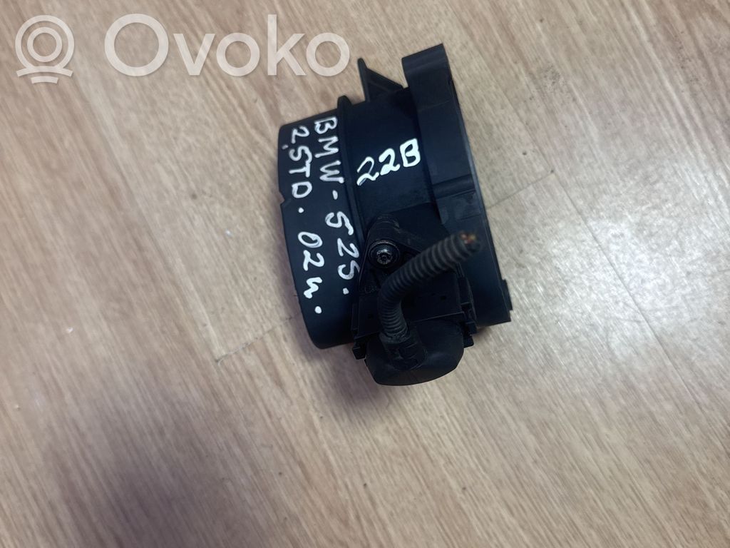 BMW 5 E39 Mass air flow meter 