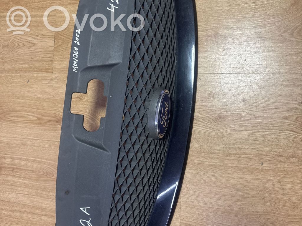 Ford Mondeo Mk III Front bumper upper radiator grill 