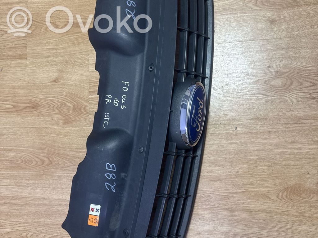 Ford Focus Etupuskurin ylempi jäähdytinsäleikkö 