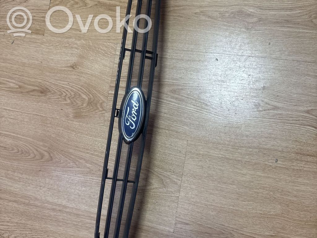 Ford Focus Front bumper upper radiator grill 