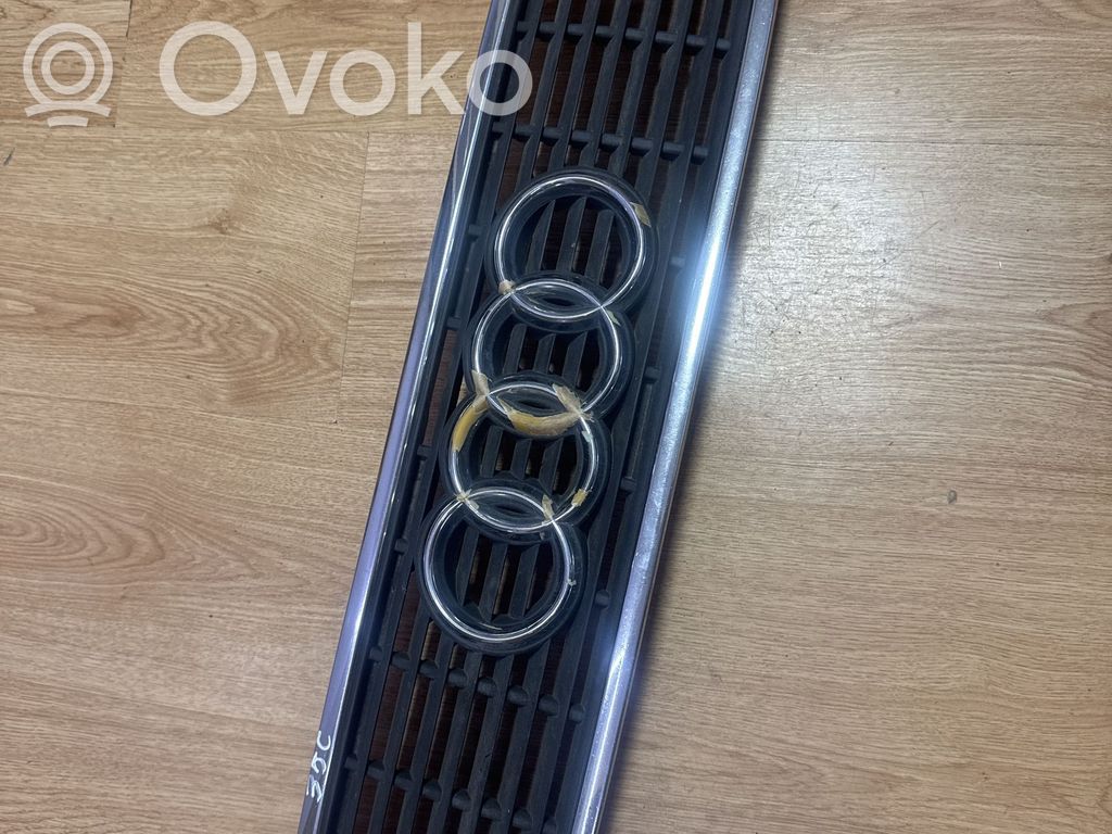 Audi A8 S8 D2 4D Front bumper upper radiator grill 
