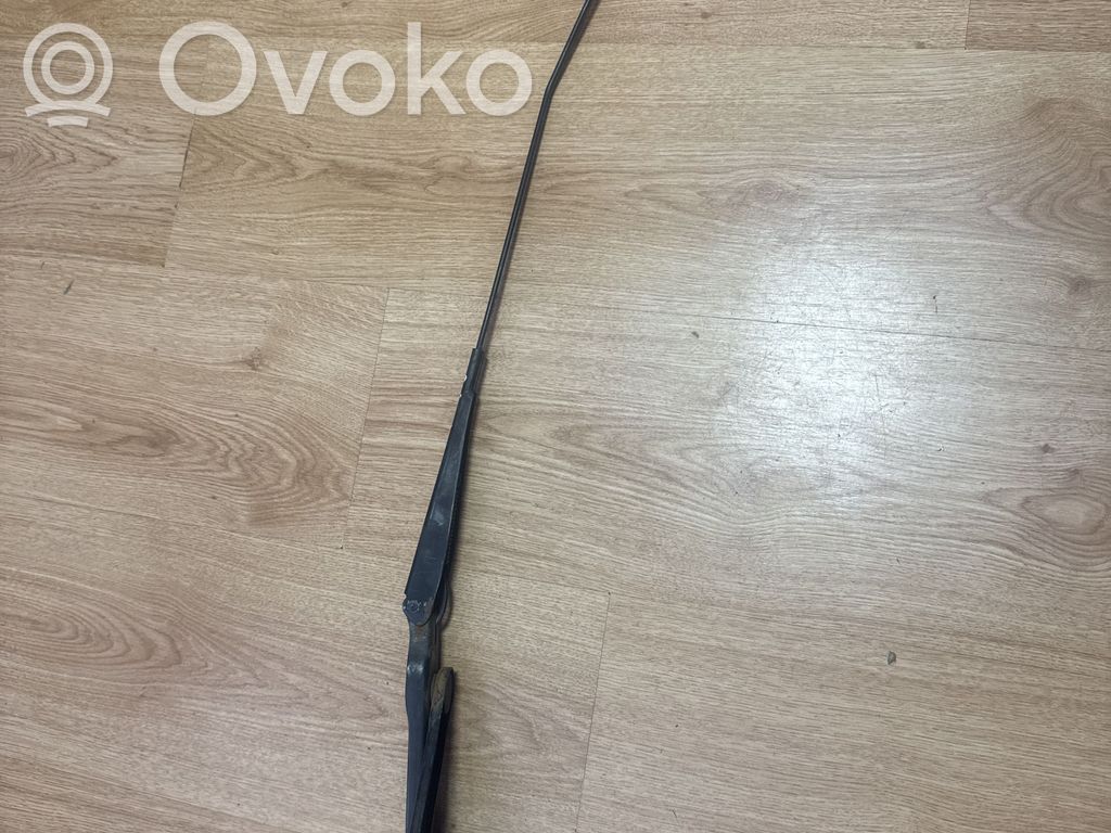 Ford C-MAX I Front wiper blade arm 