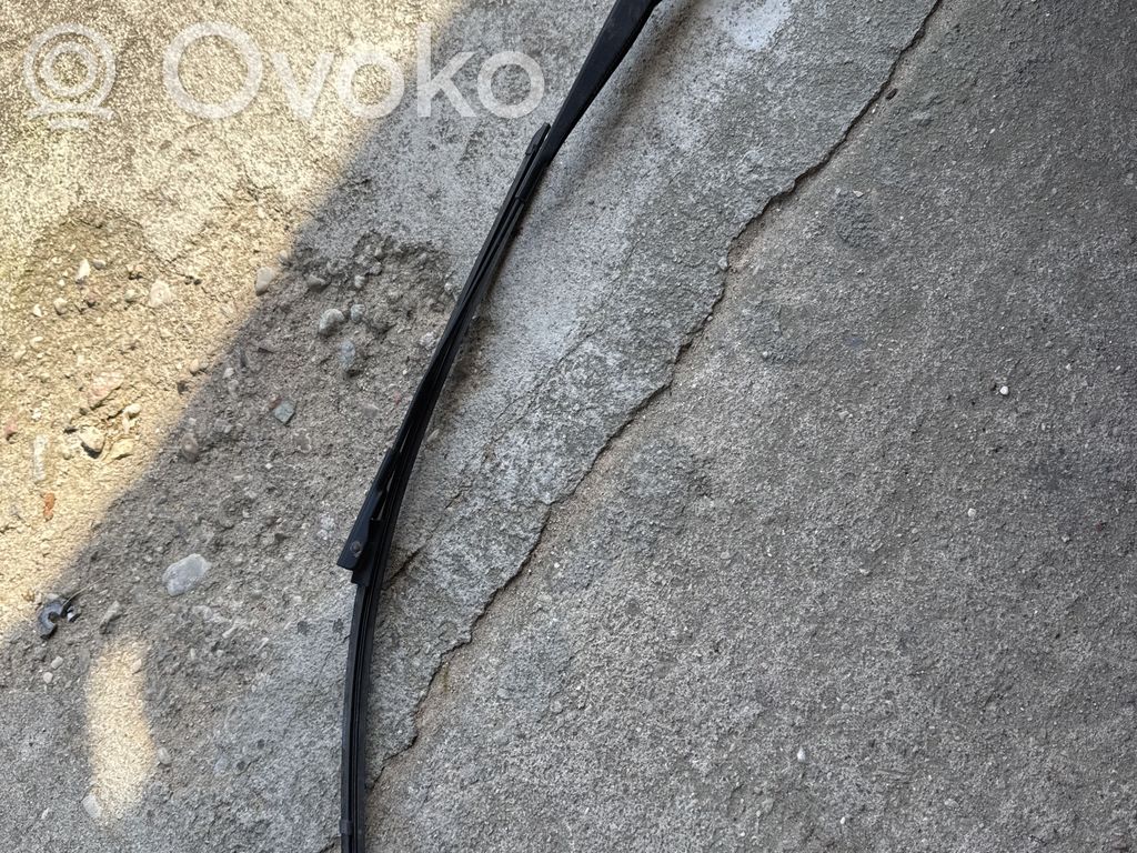 Ford Focus Front wiper blade arm 